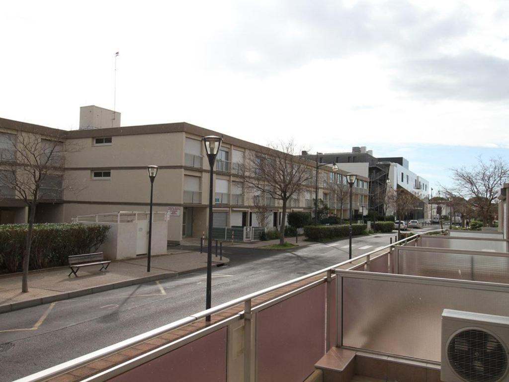 Charmant T1 avec grande terrasse, climatisé, proche des Thermes, équipé lave-vaisselle et lave-linge - FR-1-553-43 - 4