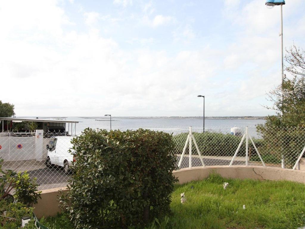 T2 avec jardinet, cuisine équipée, parking privatif - FR-1-553-57 - 2