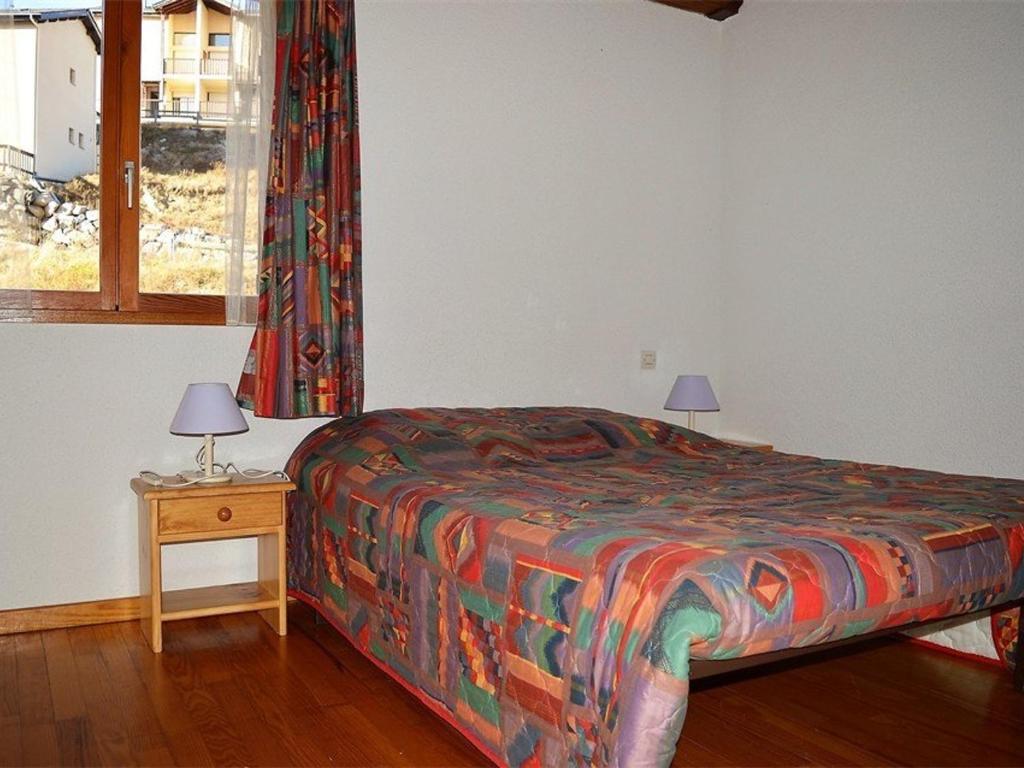Appartement T3 confortable avec parking aux Angles - FR-1-593-14 - 3