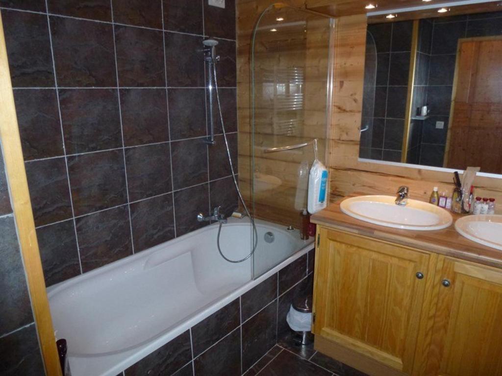 Appartement chaleureux 76m², ski aux pieds, 6 couchages, balcon plein sud, WiFi, garage privé - 2