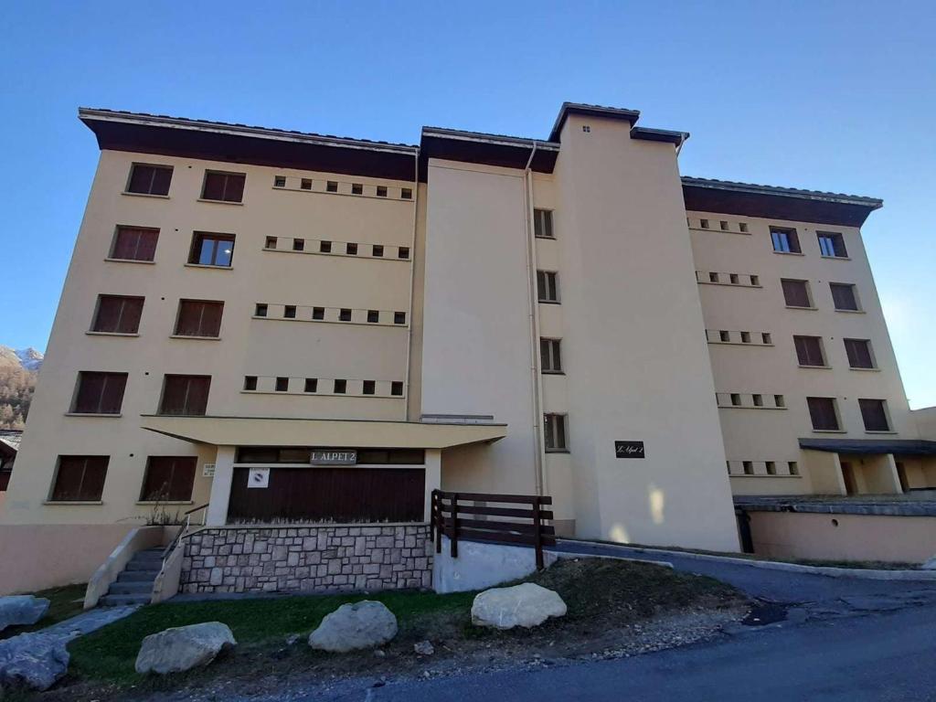 Studio rénové avec balcon sud et parking, 4 personnes, Montgenèvre - FR-1-330D-66 - 2