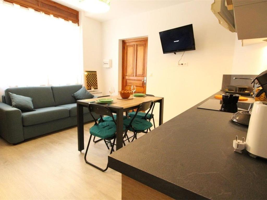 Studio central cosy pour 2 pers, proche télécabine et thermes, équipé WiFi - FR-1-313-191 - 2