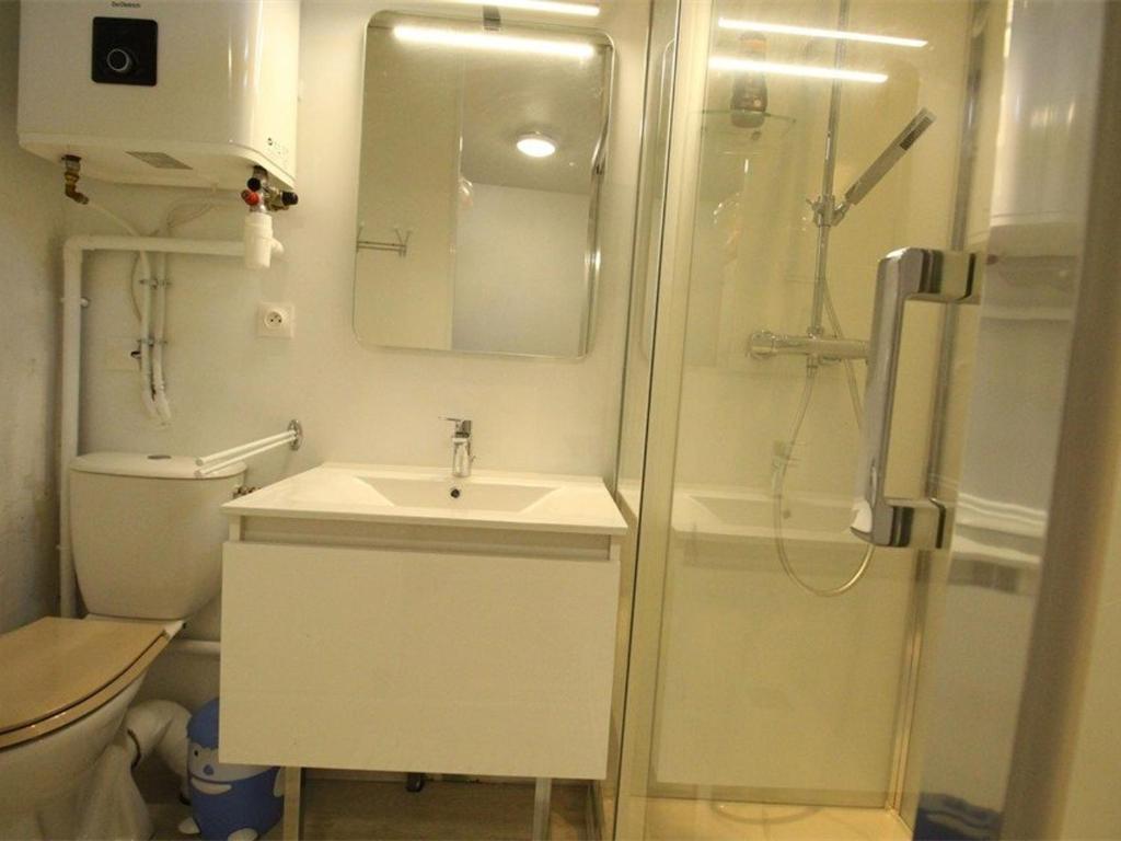Studio central cosy pour 2 pers, proche télécabine et thermes, équipé WiFi - FR-1-313-191 - 4
