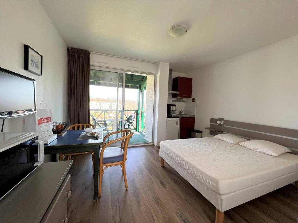 Studio à Cambo-les-Bains, Internet, Parking, Animaux admis - 2