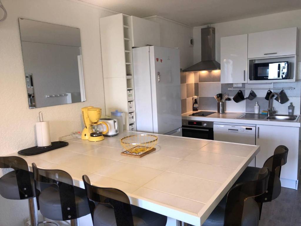 Appartement 2 pièces climatisé, parking privé, proche plage - FR-1-81-535 - 1