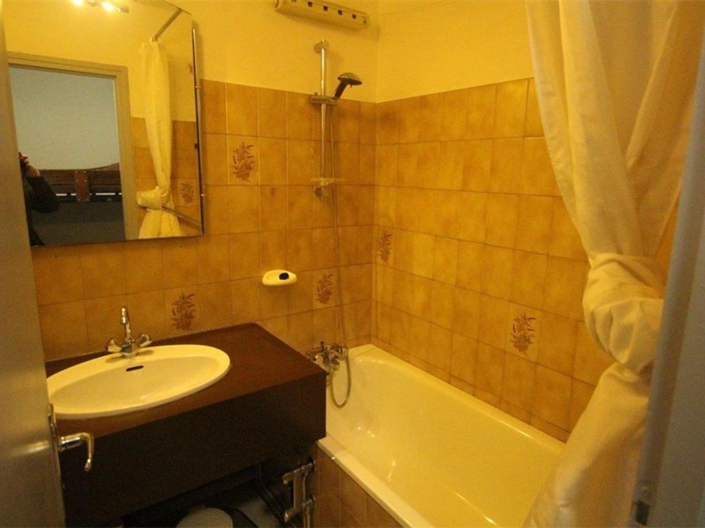 Studio cosy à Luchon - Balcon, garage privé, animaux admis, télécabine à proximité - FR-1-313-183 - 2