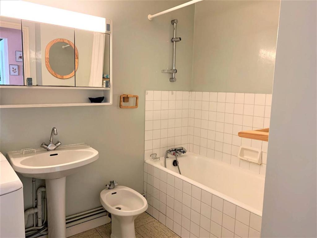 Appartement 2 pièces à Quiberon - 56m², proche plage, balcon avec aperçu mer, parking inclus - FR-1-478-195 - 2