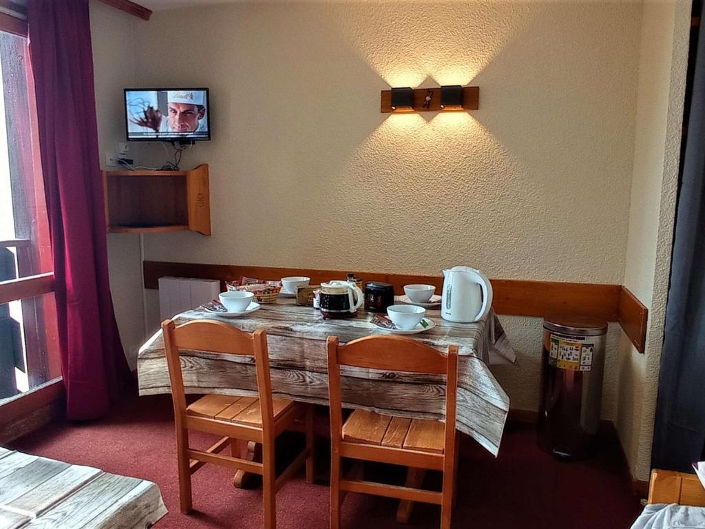 Appart 4 pers, skis aux pieds, balcon, kitchenette, TV - FR-1-545-24 - 2