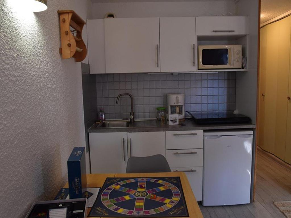 Studio rénové pour 3 au centre de Montgenèvre avec parking - FR-1-266-166 - 2