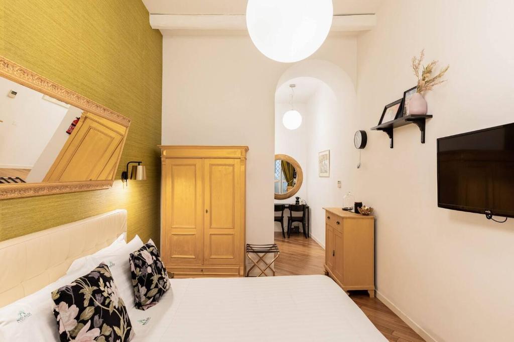 Vittoria Charme — Hotel in Rome