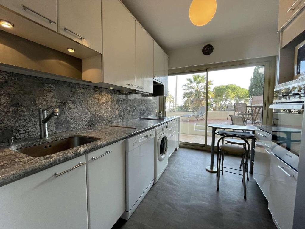 Charmant T2 avec terrasse, climatisé, centre-ville Antibes, proche mer et commerces - FR-1-252-177 - 3