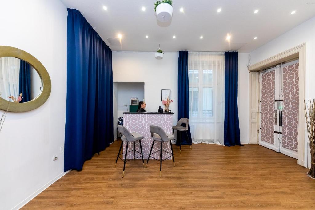 Adagio Downtown Rooms photo