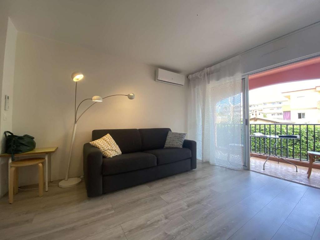 Sainte-Maxime, Apt 2 pièces avec piscine, terrasse, parking privé, proche plage et commerces - FR-1-226-487 - 2