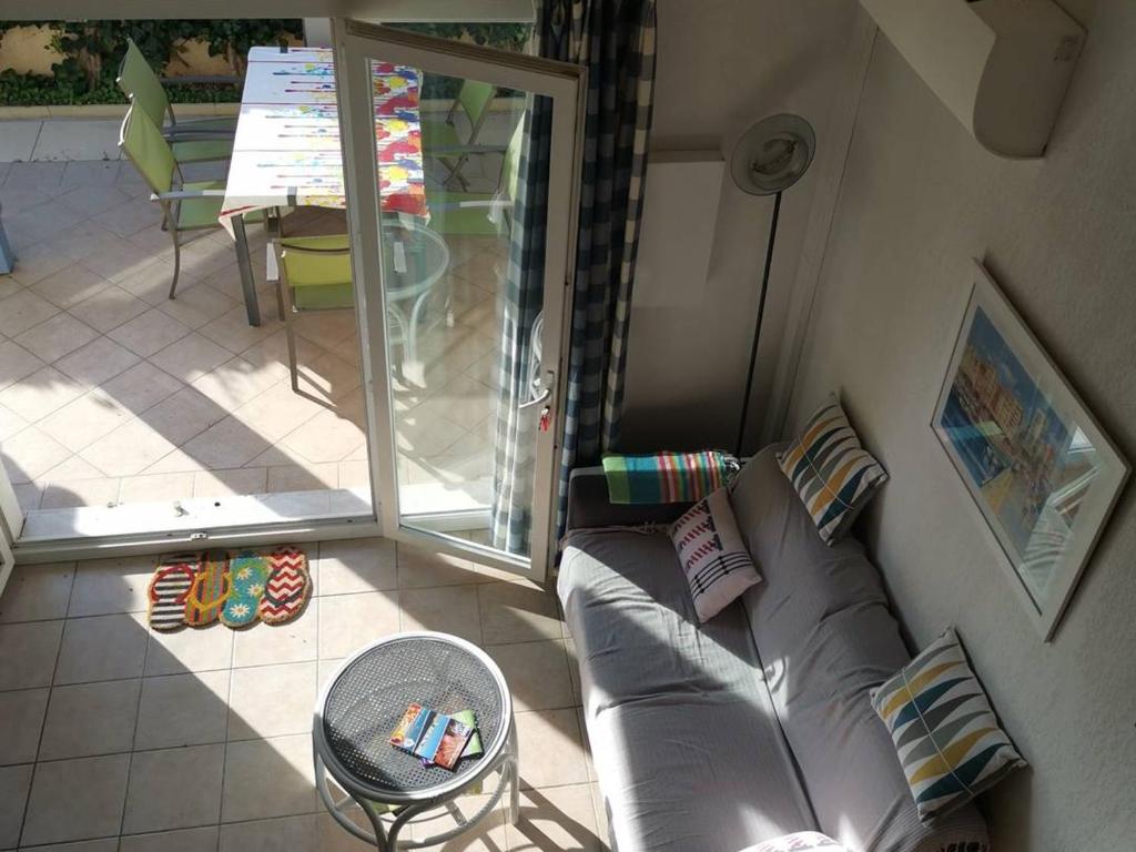 Villa rénovée climatisée avec piscine et parking proche mer - FR-1-607-107 - 2
