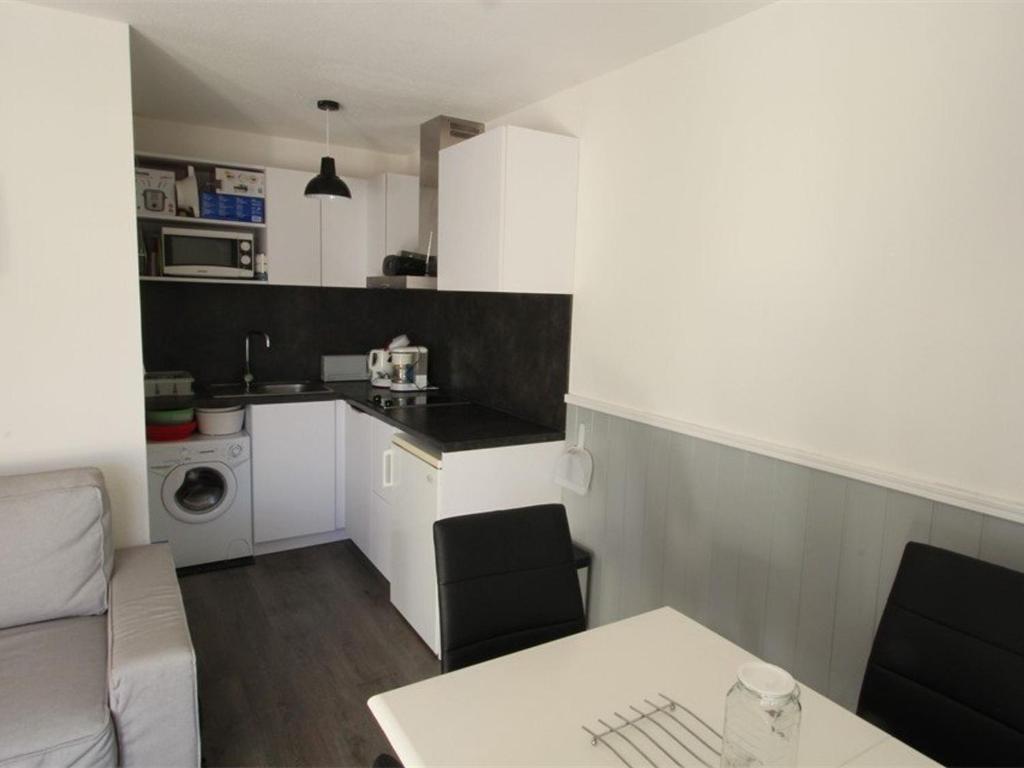 Appartement 2 Pièces avec Cabine, Parking, Internet - Bagnères-de-Luchon - FR-1-313-159 - 3