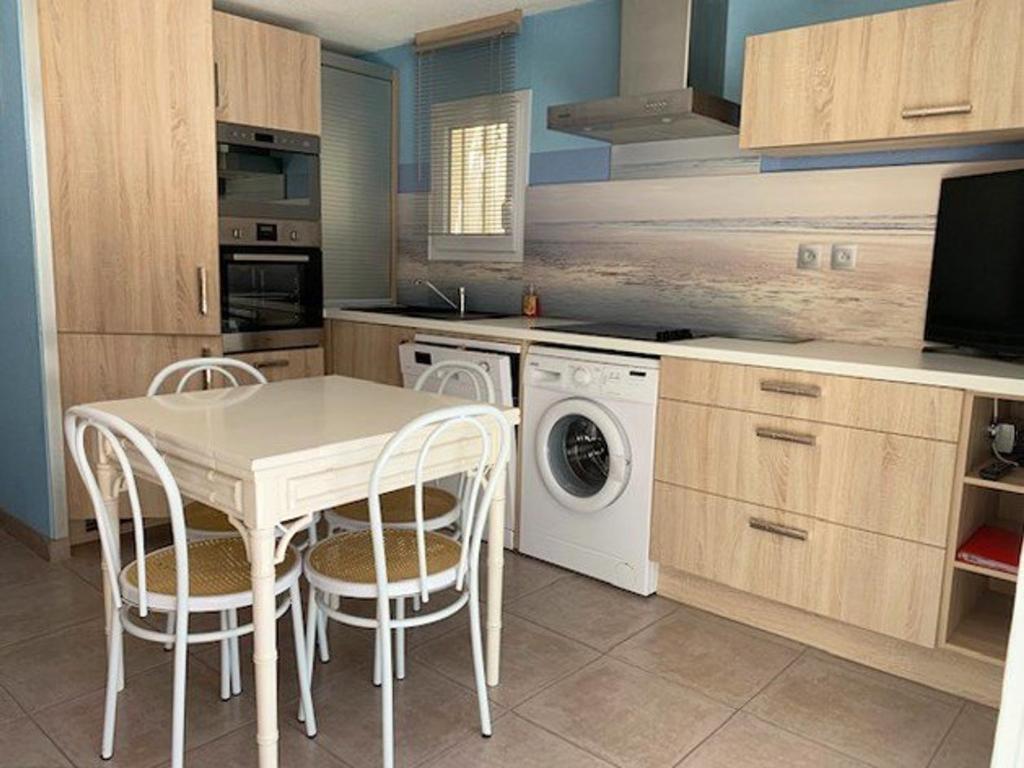 Villa climatisée pour 6 avec piscine et parking proche plage - FR-1-607-42 - 1