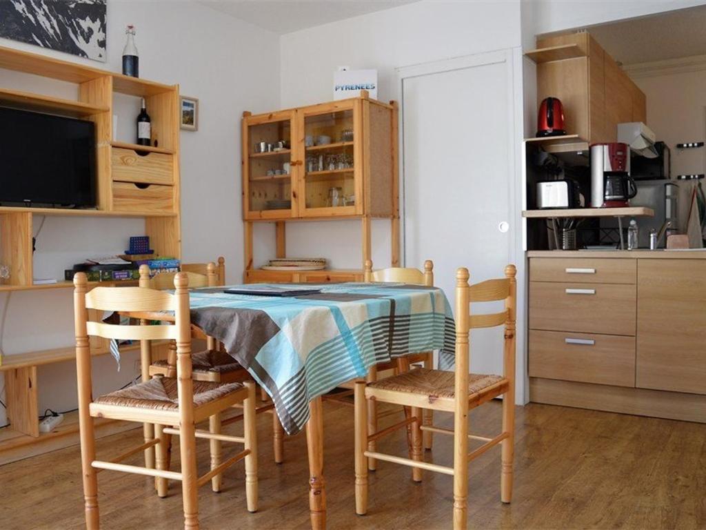 Appartement T2 cabine au centre avec parking et WIFI - FR-1-593-33 - 2
