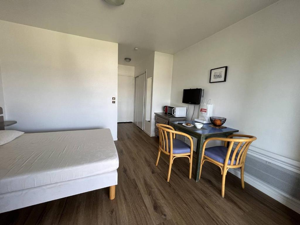 Studio à Cambo-les-Bains, Internet, Parking, Animaux admis - 5