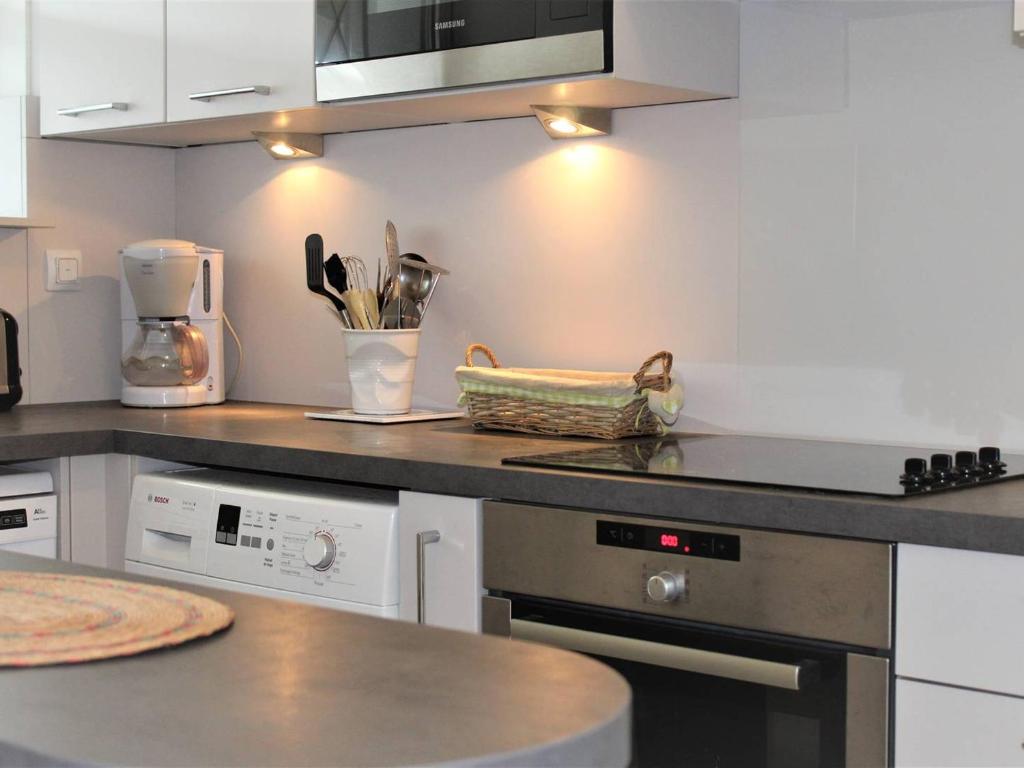 Appartement 3P en RDJ avec Jardin et Terrasse, à 5 min Plage et Restaurants, Parking Privé, Climatisé - FR-1-252A-59 - 4