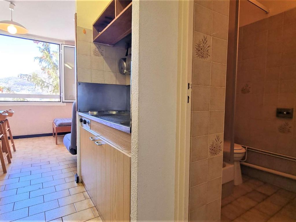Studio cosy avec Wifi, parking gratuit, proche des pistes et commerces - FR-1-525-212 - 3