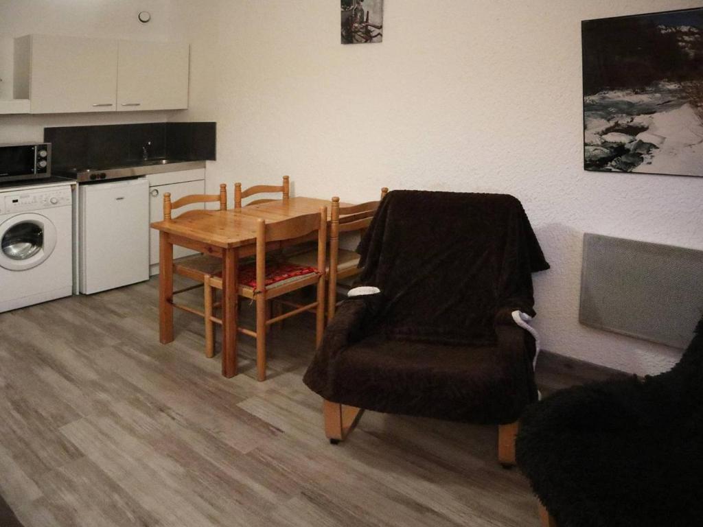 Studio 4 pers, balcon, pistes, commerces, animaux admis - FR-1-322-471 - 3