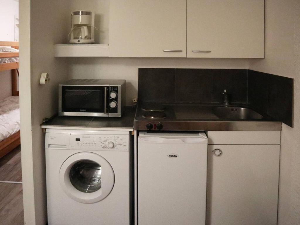 Studio 4 pers, balcon, pistes, commerces, animaux admis - FR-1-322-471 - 5