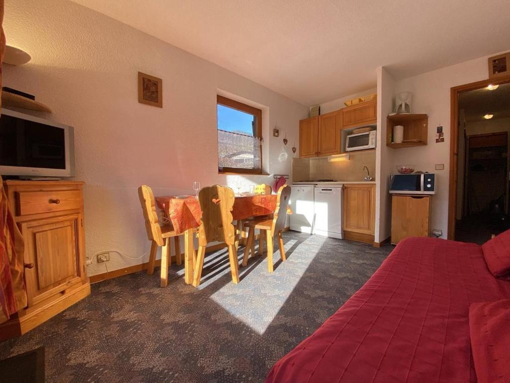 Studio cabine à Praz Sur Arly - Balcon, proche pistes et centre - 4 pers, parking, casier ski - 3