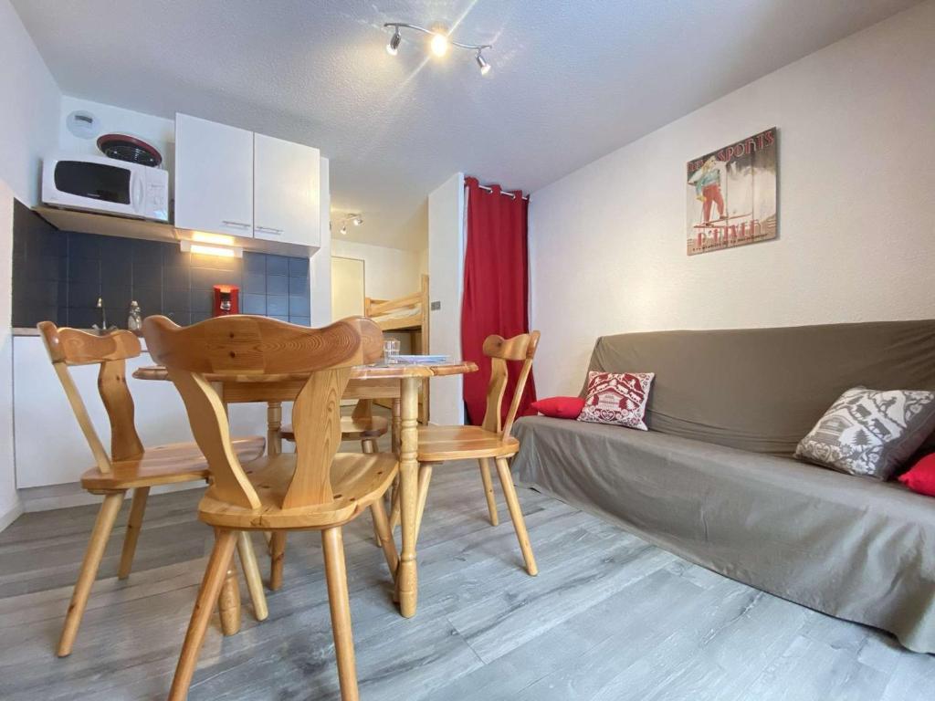 Studio Cabine au Calme avec Terrasse à Praz-sur-Arly - 4 Personnes, Parking et Casier à Ski - 2