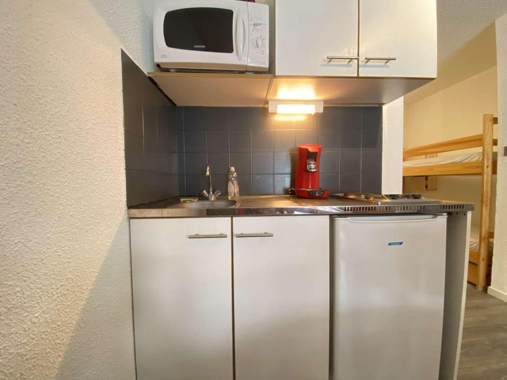 Studio Cabine au Calme avec Terrasse à Praz-sur-Arly - 4 Personnes, Parking et Casier à Ski - 5