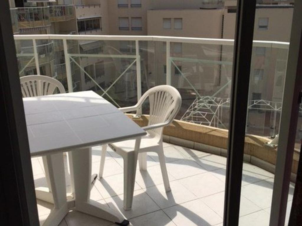 Appartement calme au cœur de Cavalaire, climatisé avec terrasse, parking et toutes commodités - FR-1-100-233 - 2