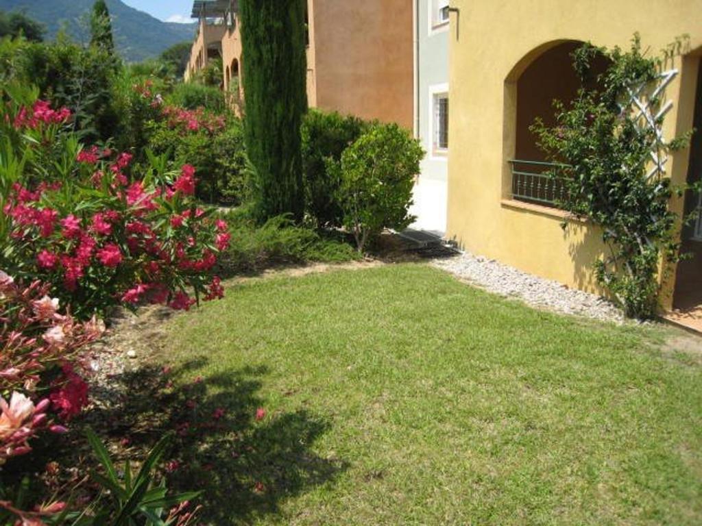 Appartement T3 avec grand jardin privé, climatisation et parking - FR-1-100-205 - 3
