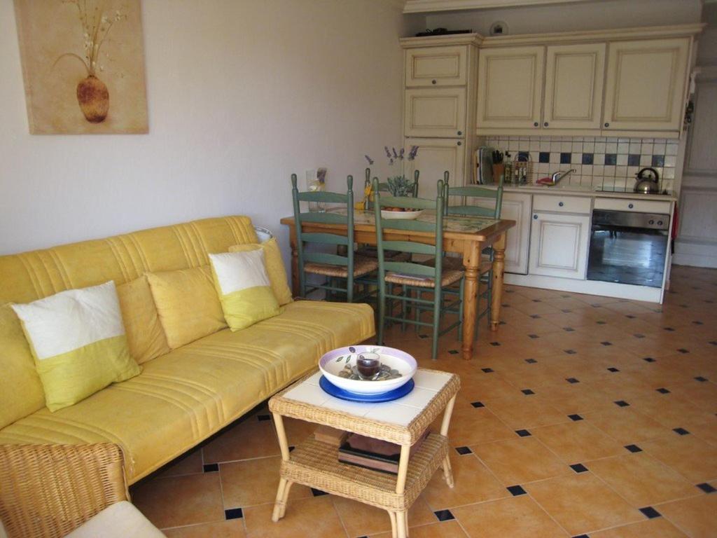 Superbe appartement T3 avec terrasse et parking à Cavalaire-sur-Mer - FR-1-100-206 - 3