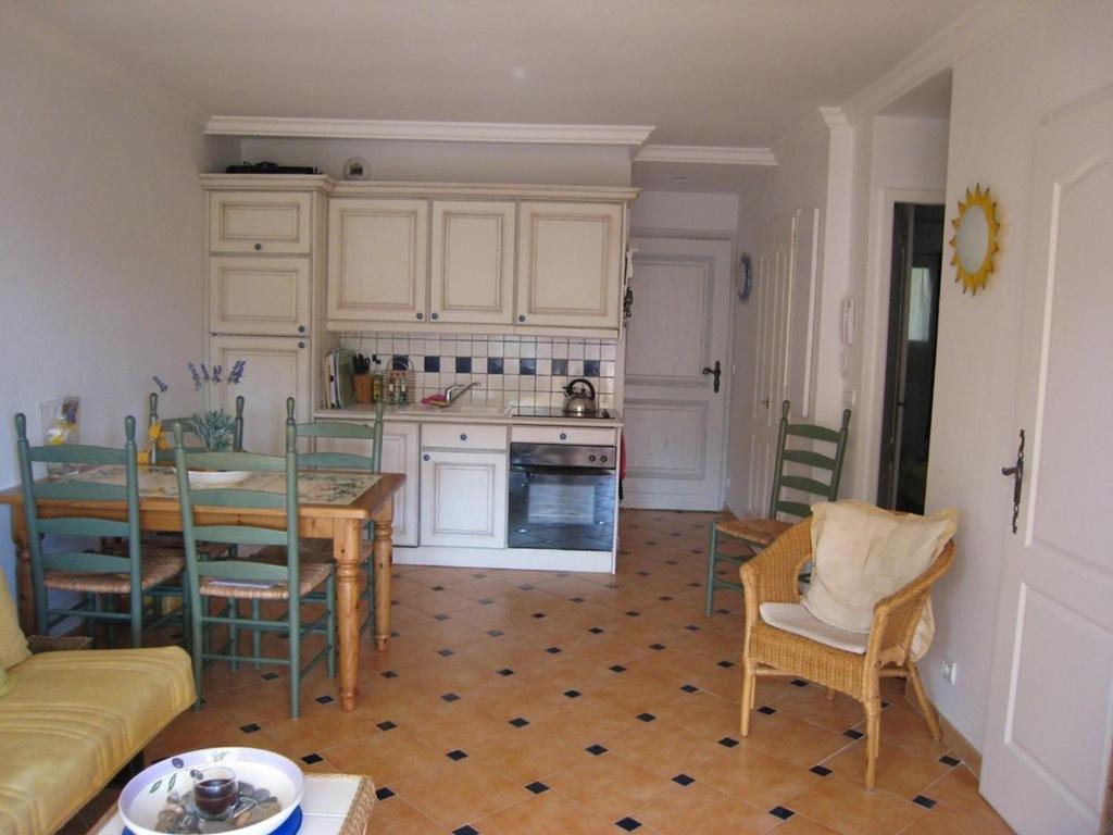 Superbe appartement T3 avec terrasse et parking à Cavalaire-sur-Mer - FR-1-100-206 - 4