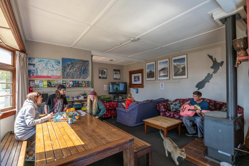 Shared lounge/TV area