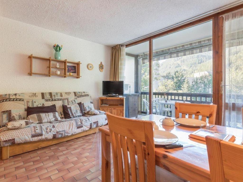 Studio chaleureux avec balcon à Serre-Chevalier, parking et casier à ski – 4 personnes - 1