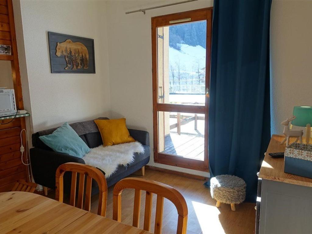 Appartement familial à Arêches-Beaufort - 6 pers, 3 chambres, terrasse, piscine, proche ski et village - 4