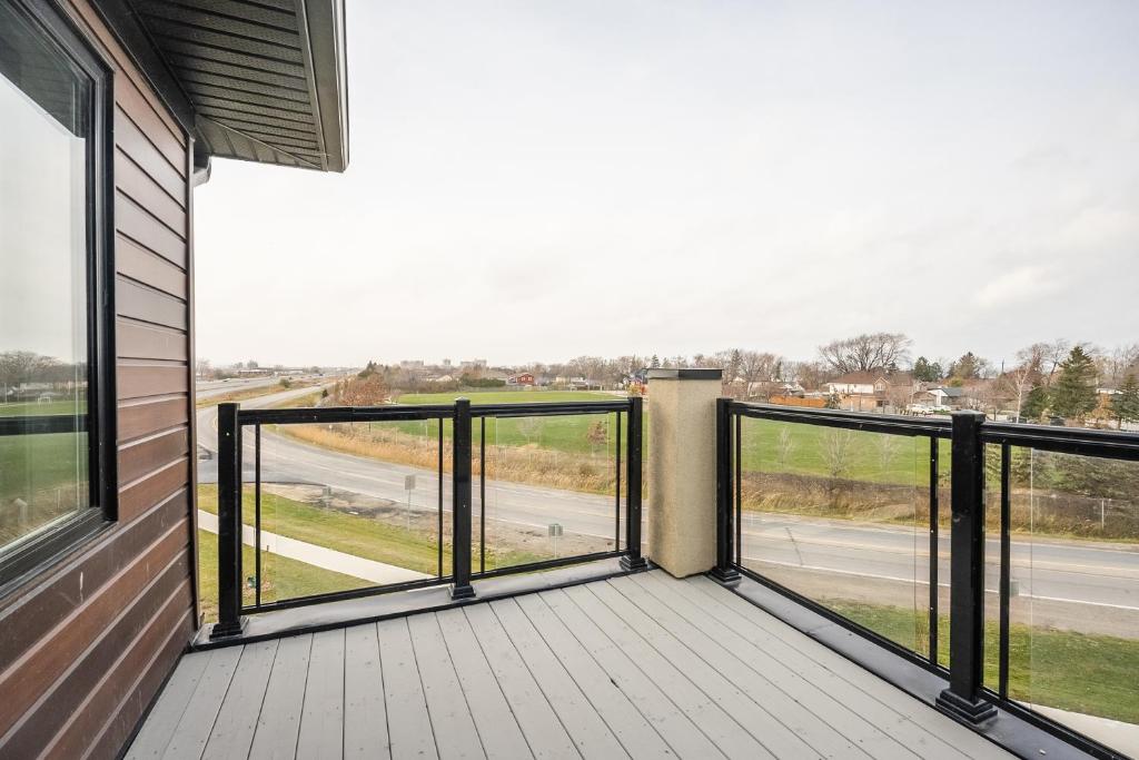Modern Hamilton Homes Lake Ontario Shore by GLOBALSTAY photo