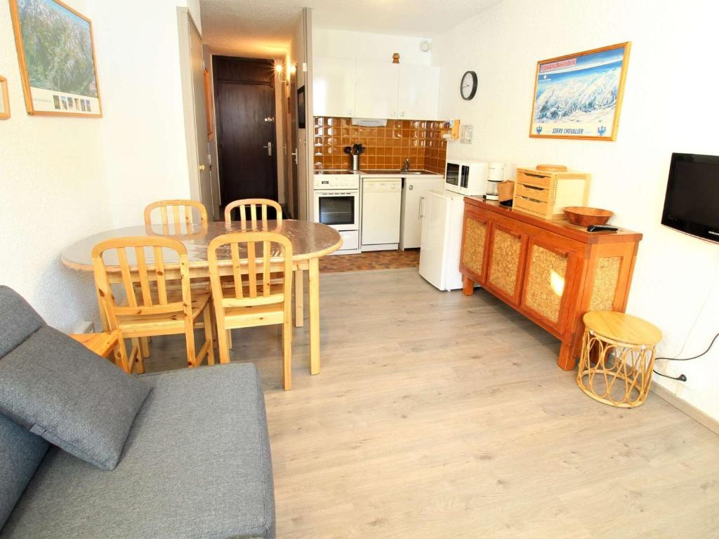 Studio cosy 4 pers à La Salle-les-Alpes, 250m du télécabine, balcon et parking privé - FR-1-330F-54 - 2