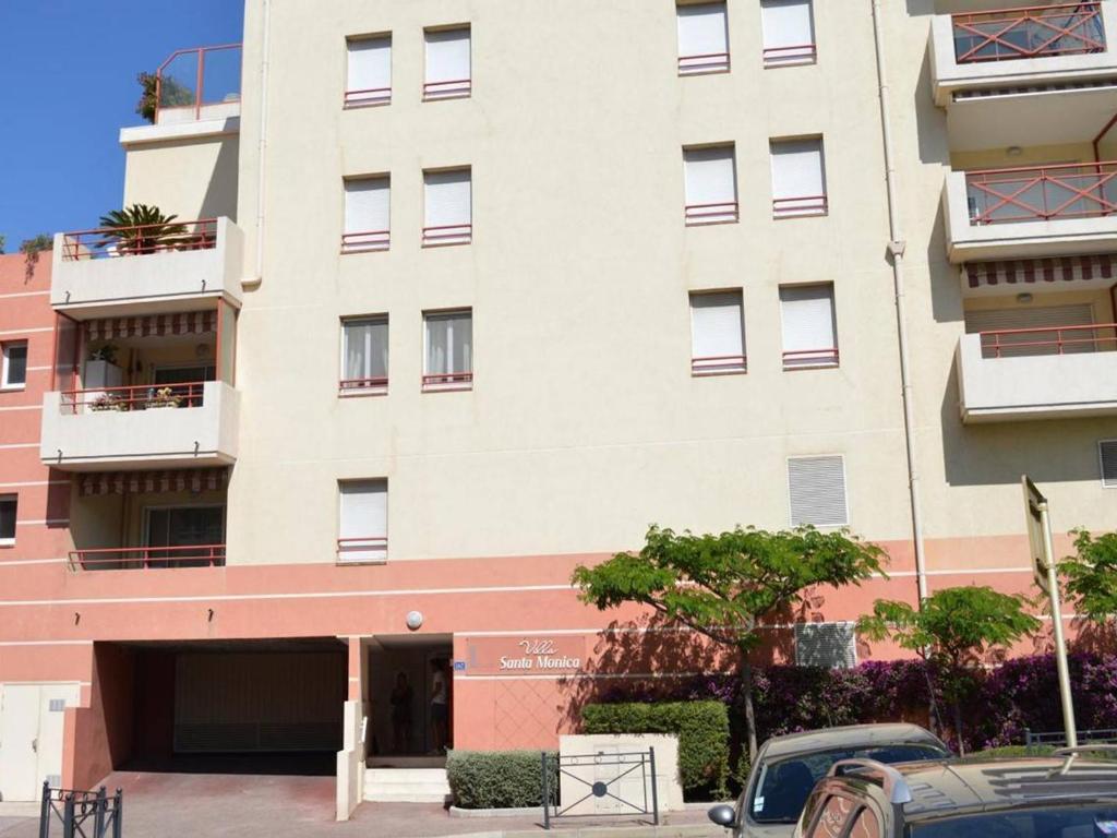 Spacieux T2 avec grande terrasse à Saint-Raphaël, proche mer et gare, garage inclus - FR-1-226A-102 - 2