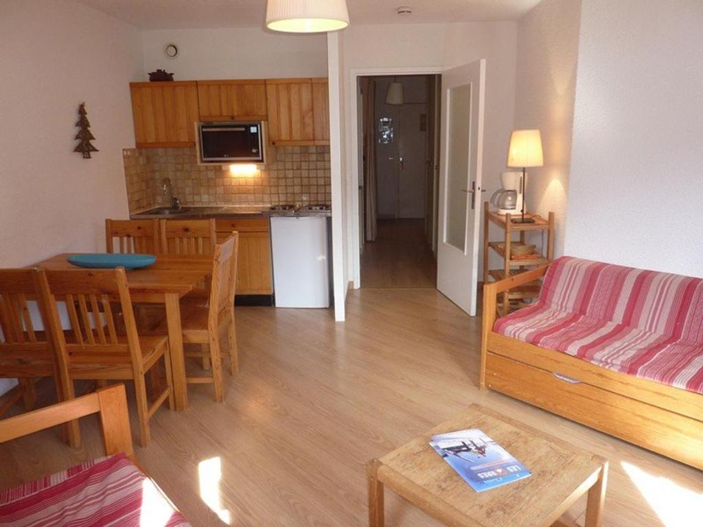 Studio skis aux pieds, balcon sud, idéalement situé, 4-6 couchages, proche animations et commerces - FR-1-322-136 - 4
