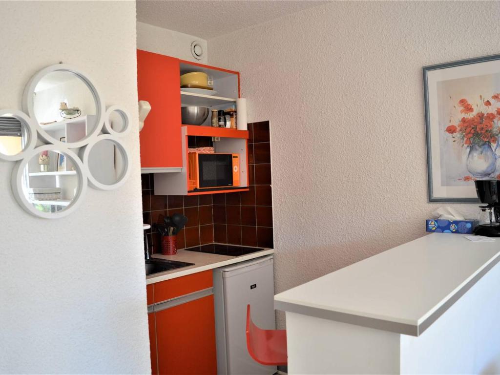 Studio Cabine avec Terrasse et Parking - Proche Centre et Plages à Cavalaire-sur-Mer - FR-1-226B-31 - 4