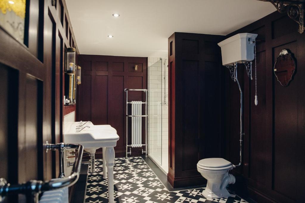 Crown Hotel photo