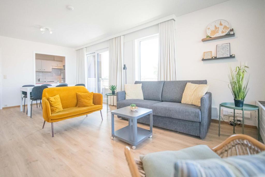 Between Waves, Ostende