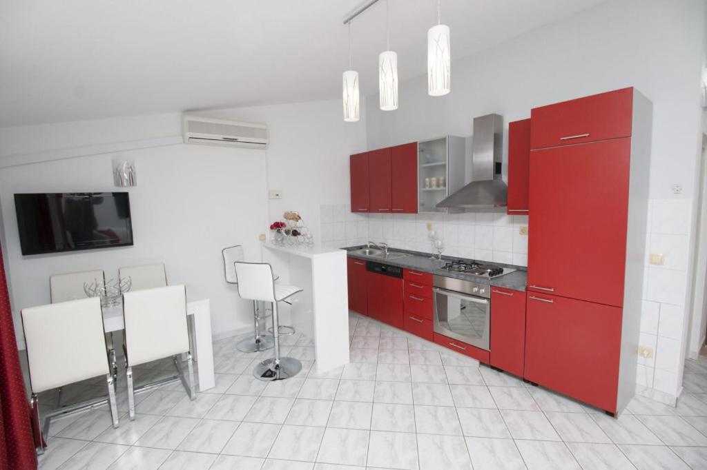 Apartment in Pisak with sea view, terrace, air conditioning, WiFi 3340-5, Pisak