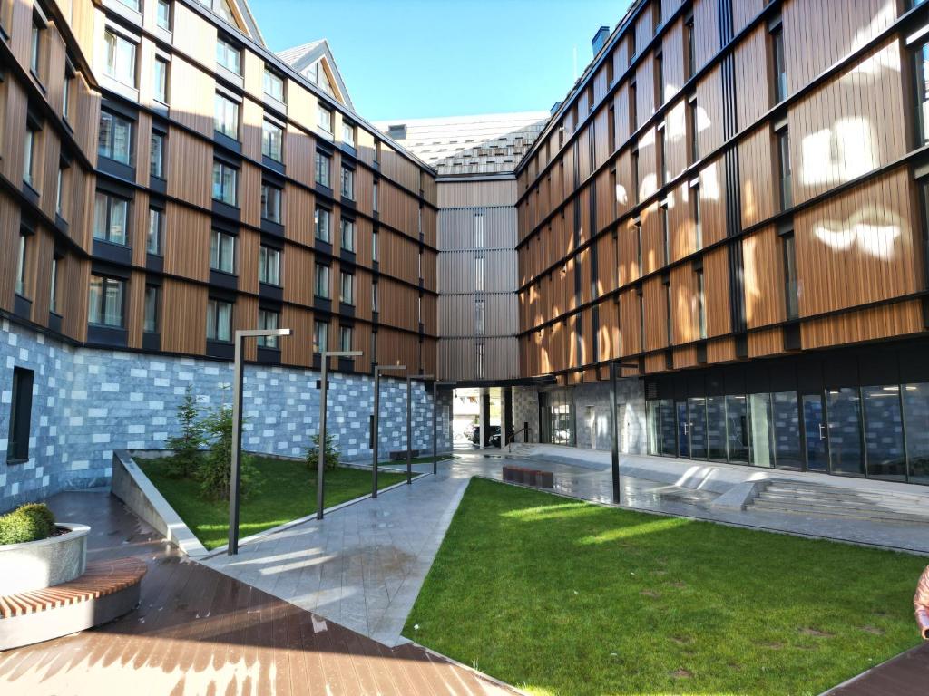 Woodside Residence 325 - 2