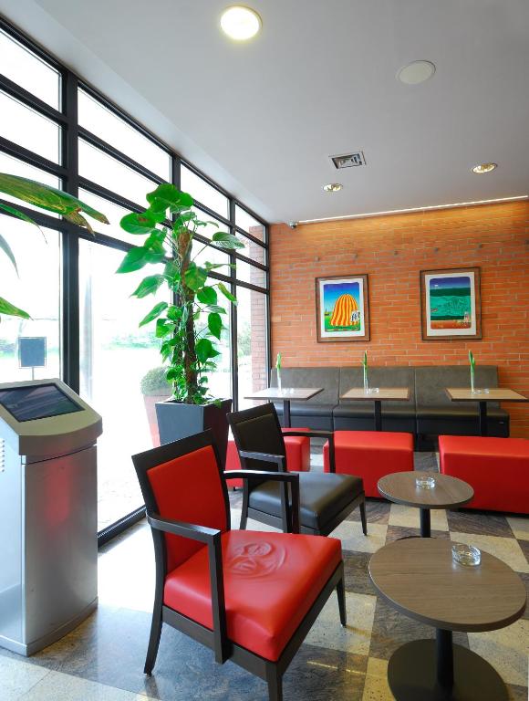 Expo Hotel photo