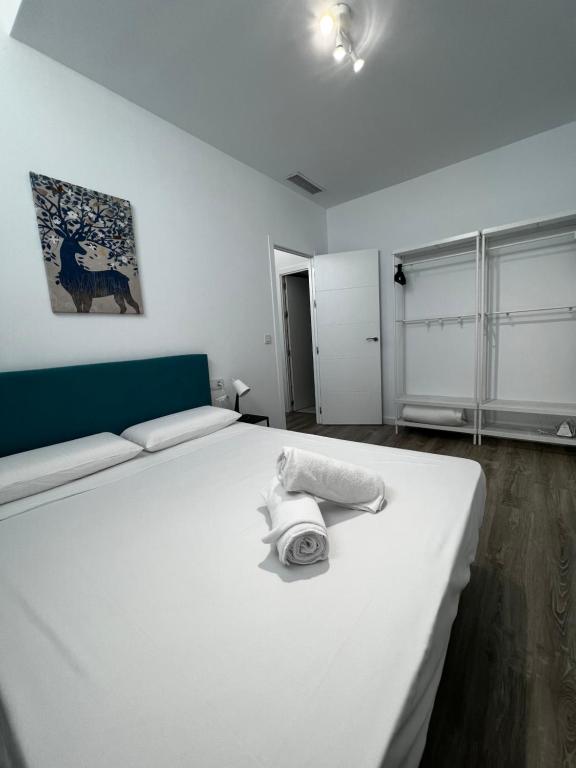 Los Almendros - Free Parking - 5