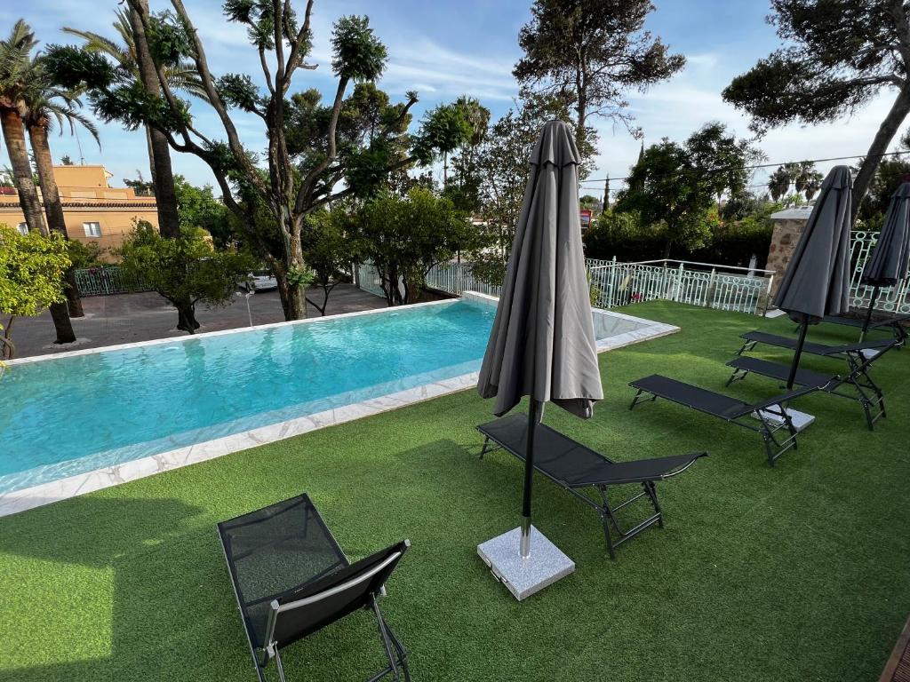 Los Almendros - Free Parking - 2