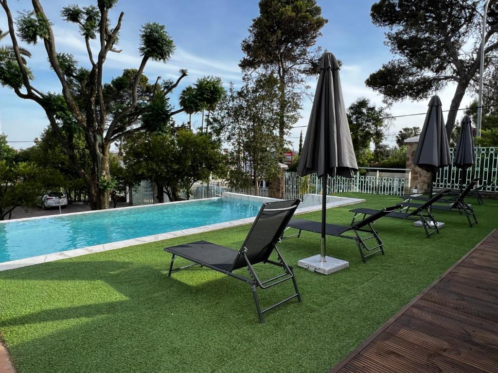 Los Almendros - Free Parking - 3
