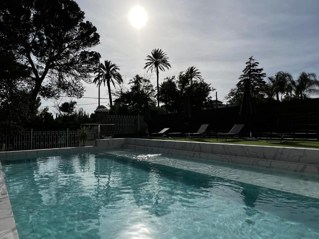 Los Almendros - Free Parking - 4
